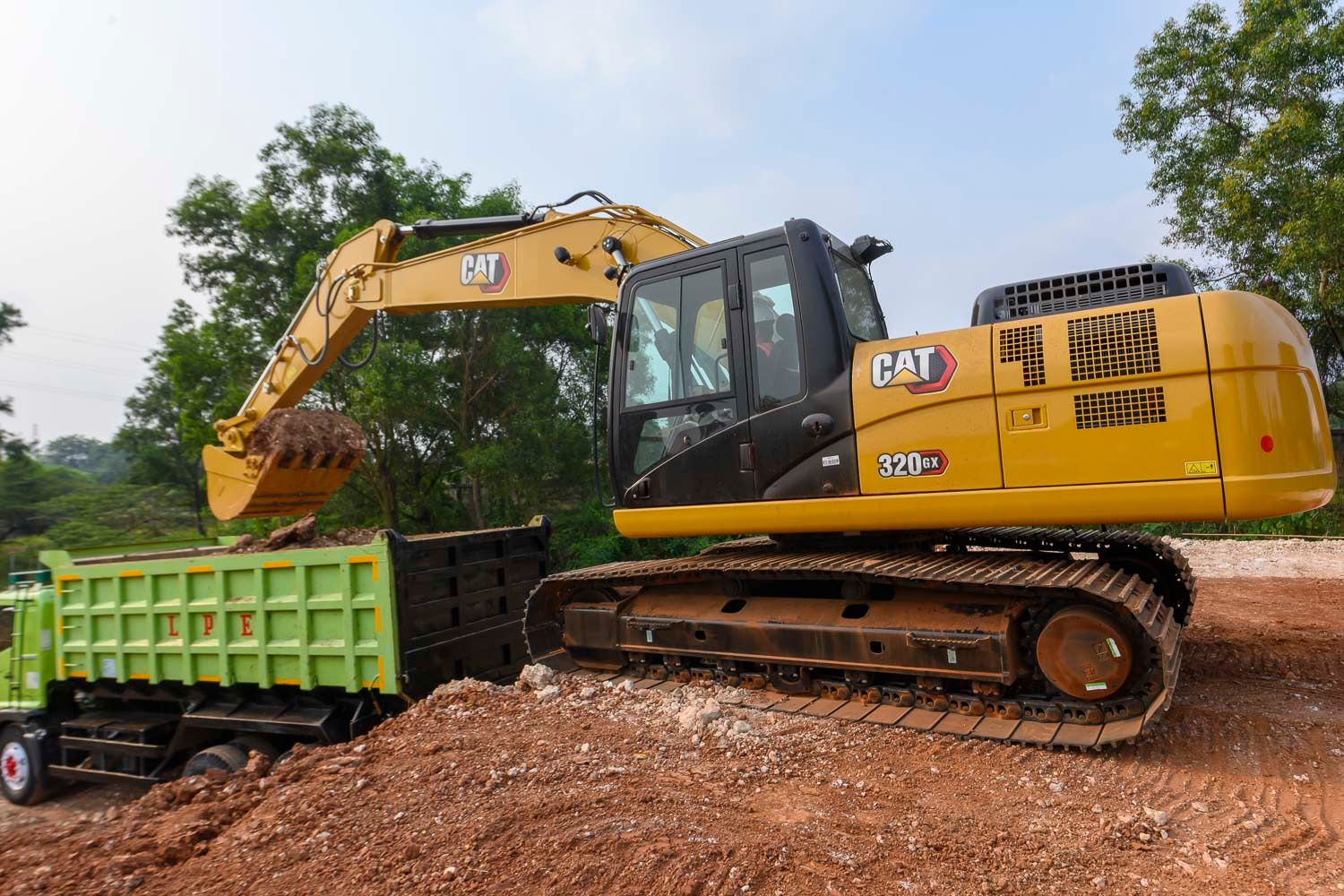 Máy đào CAT® 20 tấn thế hệ mới với nhiều lựa chọn giúp tăng năng suất và giảm chi phí vận hành