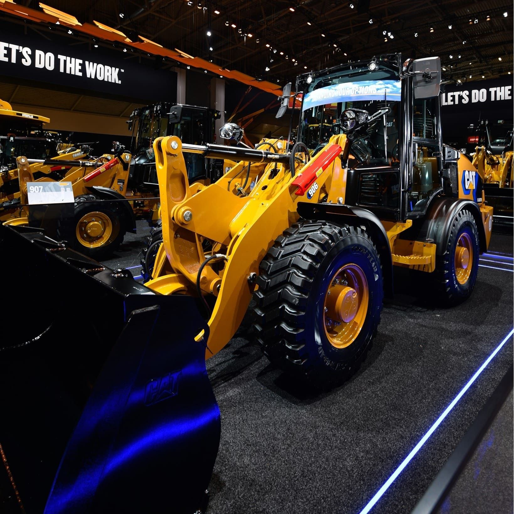 Caterpillar giới thiệu 4 máy công trình hoạt động bằng điện