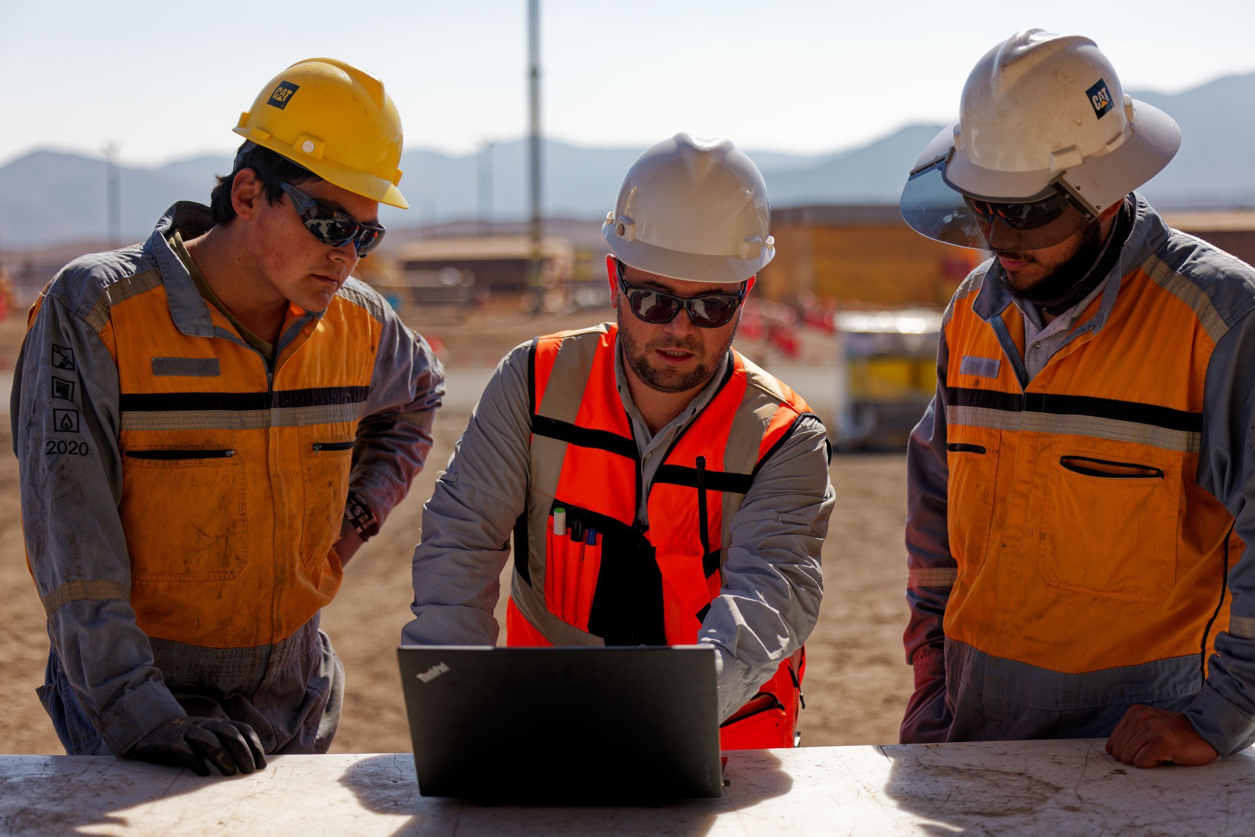 The Future is Here: Caterpillar Unveils "Cat AI Assistant" at CES 2026