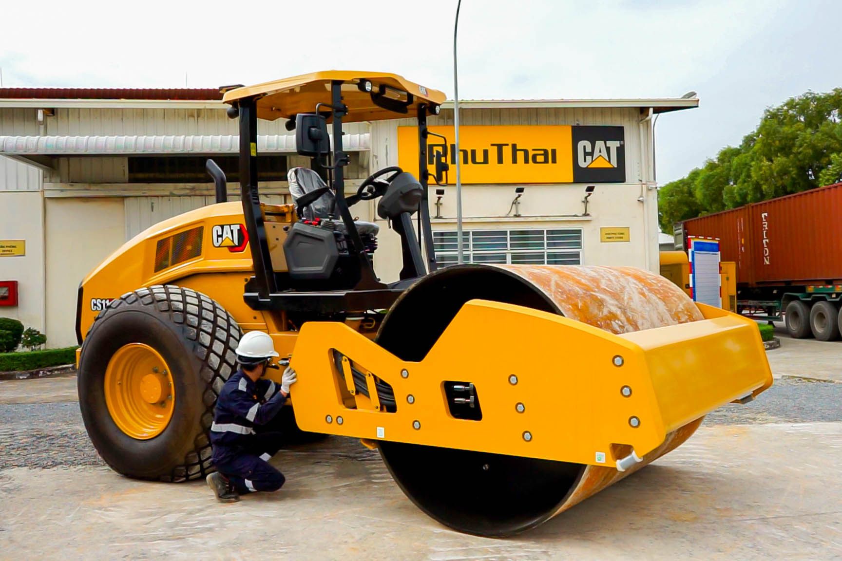 Hướng dẫn Kiểm Tra Trước Khi Vận Hành Máy Lu Rung Cat