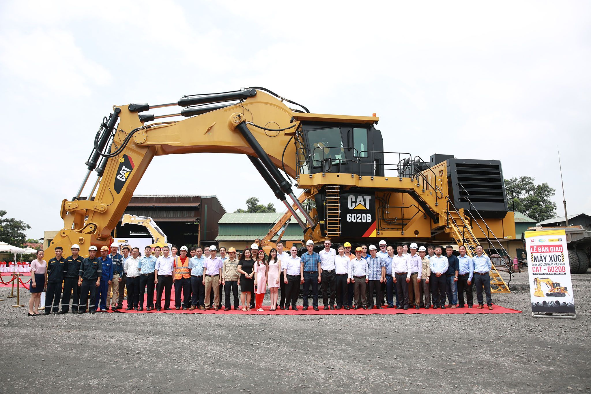 Cat 6020B – The biggest ever hydraulic machine in Vietnam