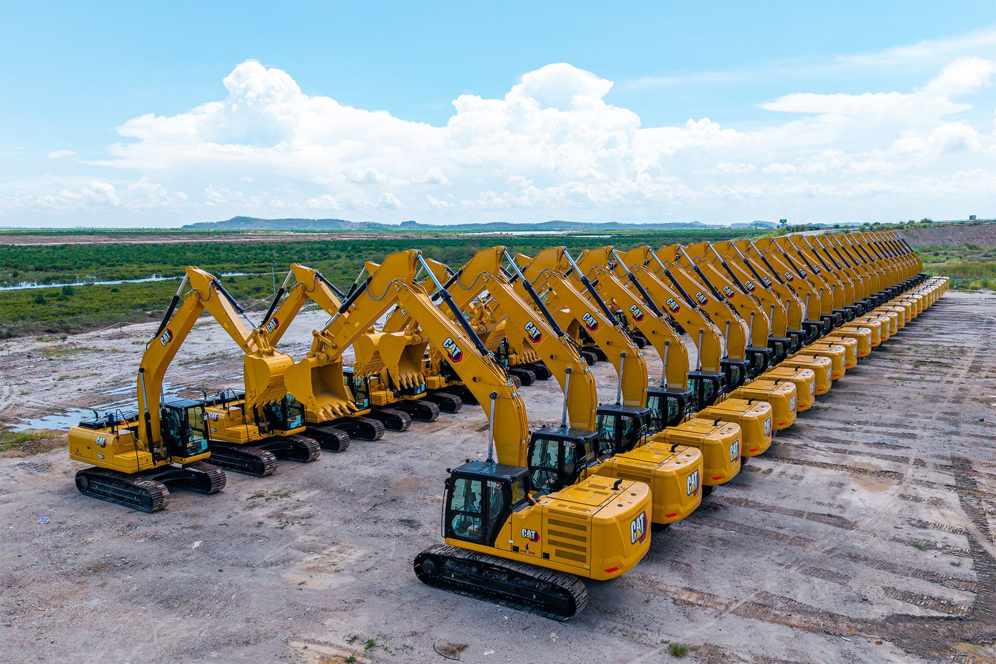 Máy Đào Thế Hệ Mới CAT® 330 và CAT® 330 GC tăng hiệu quả và giảm chi phí vận hành