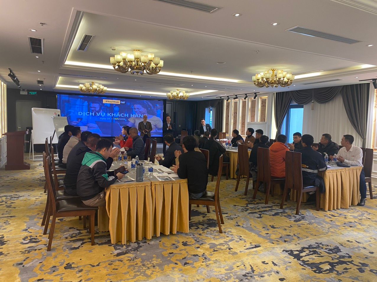 NÂNG CAO TRẢI NGHIỆM DỊCH VỤ VÀ CHĂM SÓC KHÁCH HÀNG - CAM KẾT TỪ PHÚ THÁI CAT