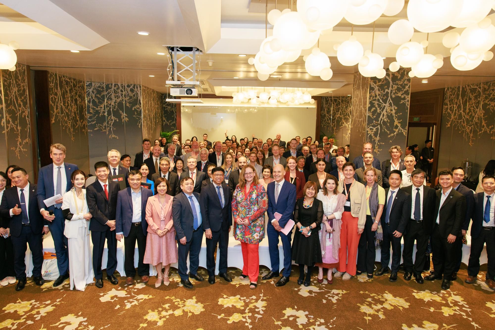 PHÚ THÁI CAT ĐỒNG HÀNH CÙNG PHÁI ĐOÀN HÀ LAN – VIỆT NAM THÚC ĐẨY LOGISTICS XANH VÀ PHÁT TRIỂN CẢNG THÔNG MINH