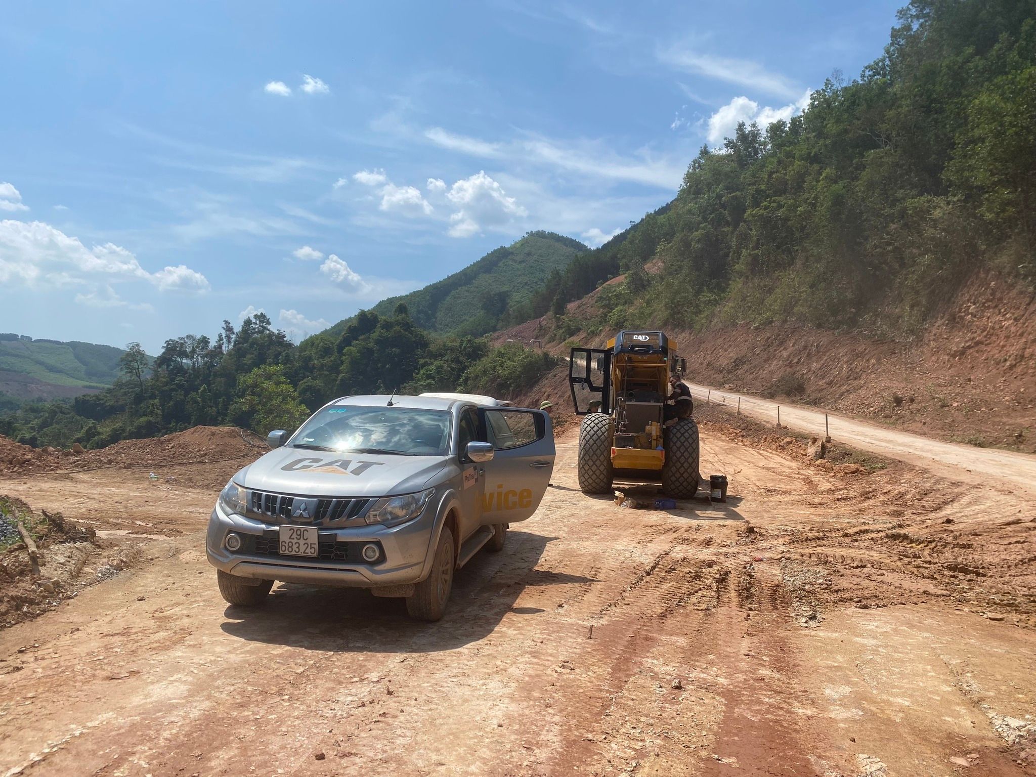 PHÚ THÁI CAT TRIỂN KHAI CHƯƠNG TRÌNH HỖ TRỢ THĂM KHÁM THIẾT BỊ CAT® SAU BÃO LŨ TẠI CÁC TỈNH MIỀN BẮC