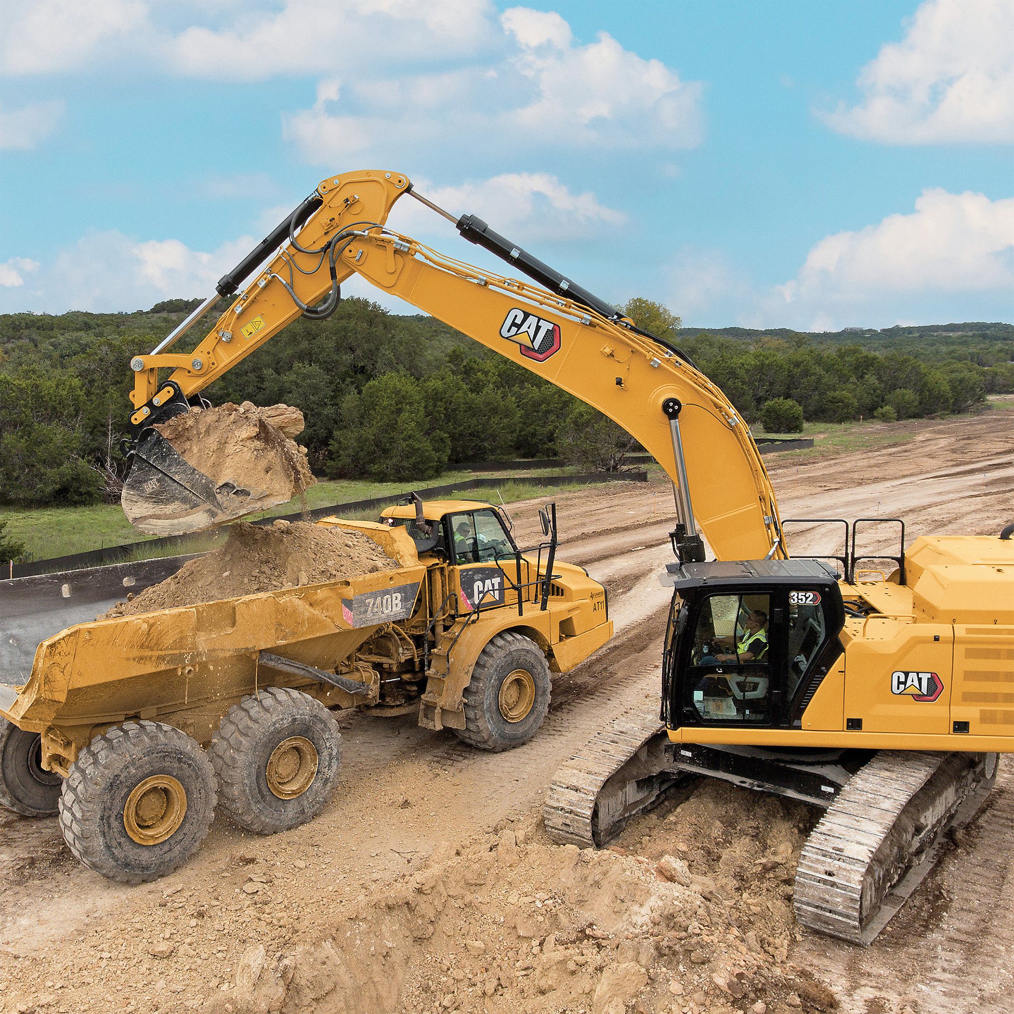 Đánh giá Máy xúc đào thủy lực 50 tấn - CAT 352 của Công ty Xi măng Chinfon