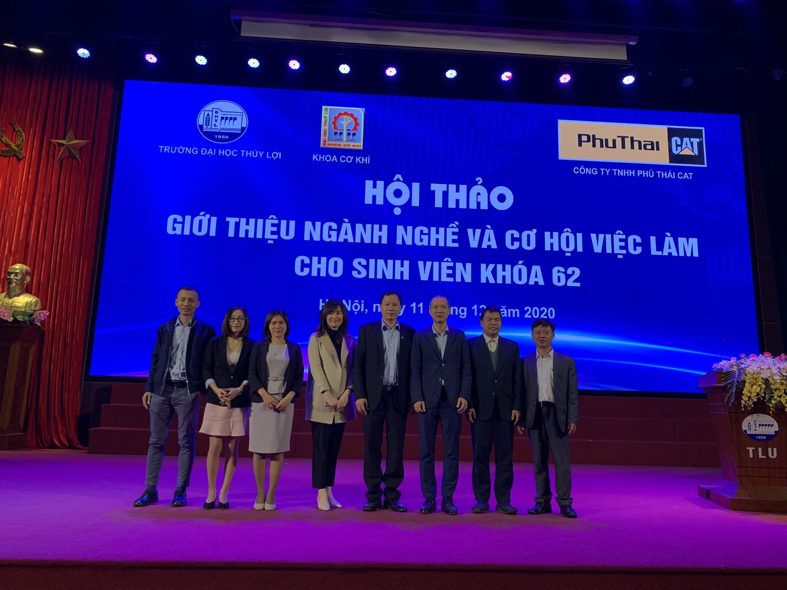 Phu Thai Cat at the Seminar “Career Introduction and Job Opportunities for Students”
